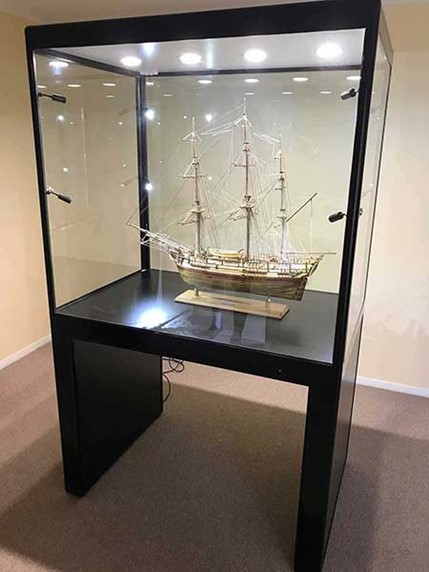 The TTC 850 Lego Titanic display case is completely customisable. 