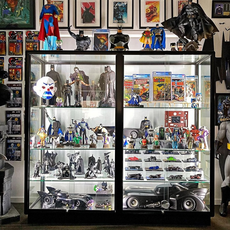 Showcase all kinds of toys and action figures in Showfront's space-savvy display cases for toys. 