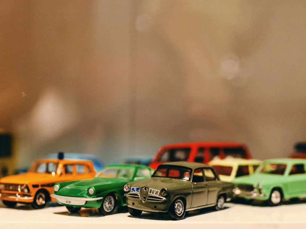 How to Pick the Perfect Miniature Figurine Display Case