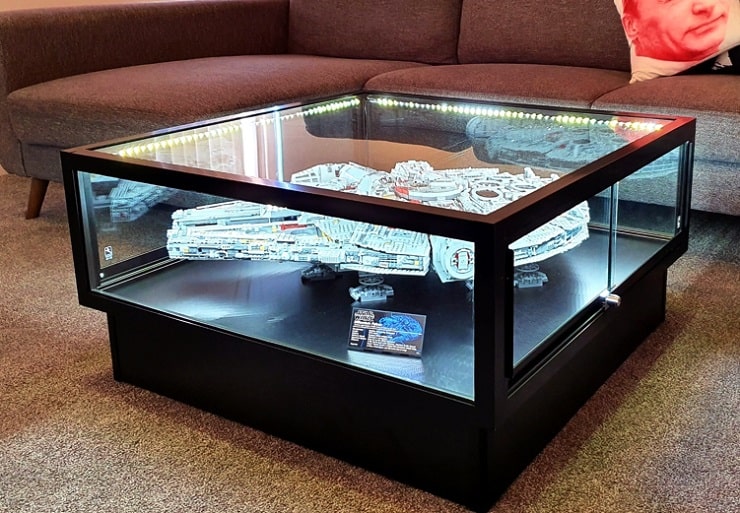 Put your items on display with this multi-use coffee table 