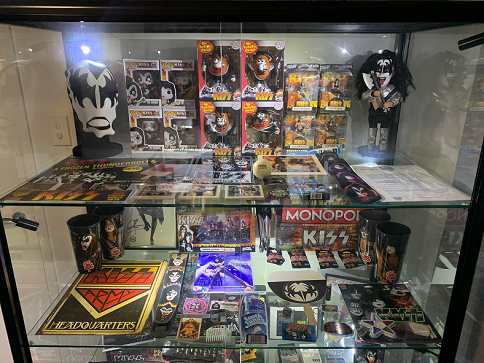 Make Memories Last with a Display Cabinet for Memorabilia from Showfront 